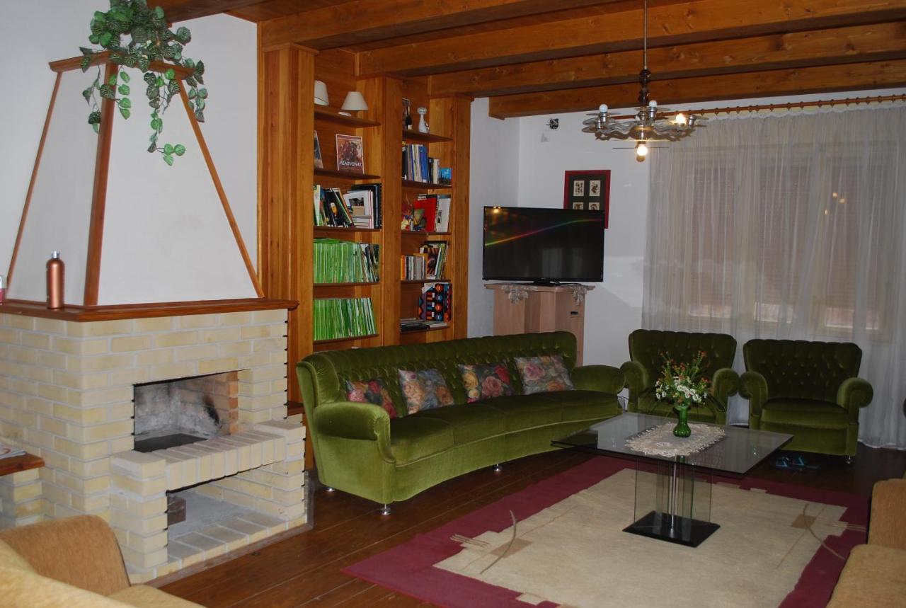 Casa Napsugar Panzio Bed & Breakfast Apostag Exterior foto