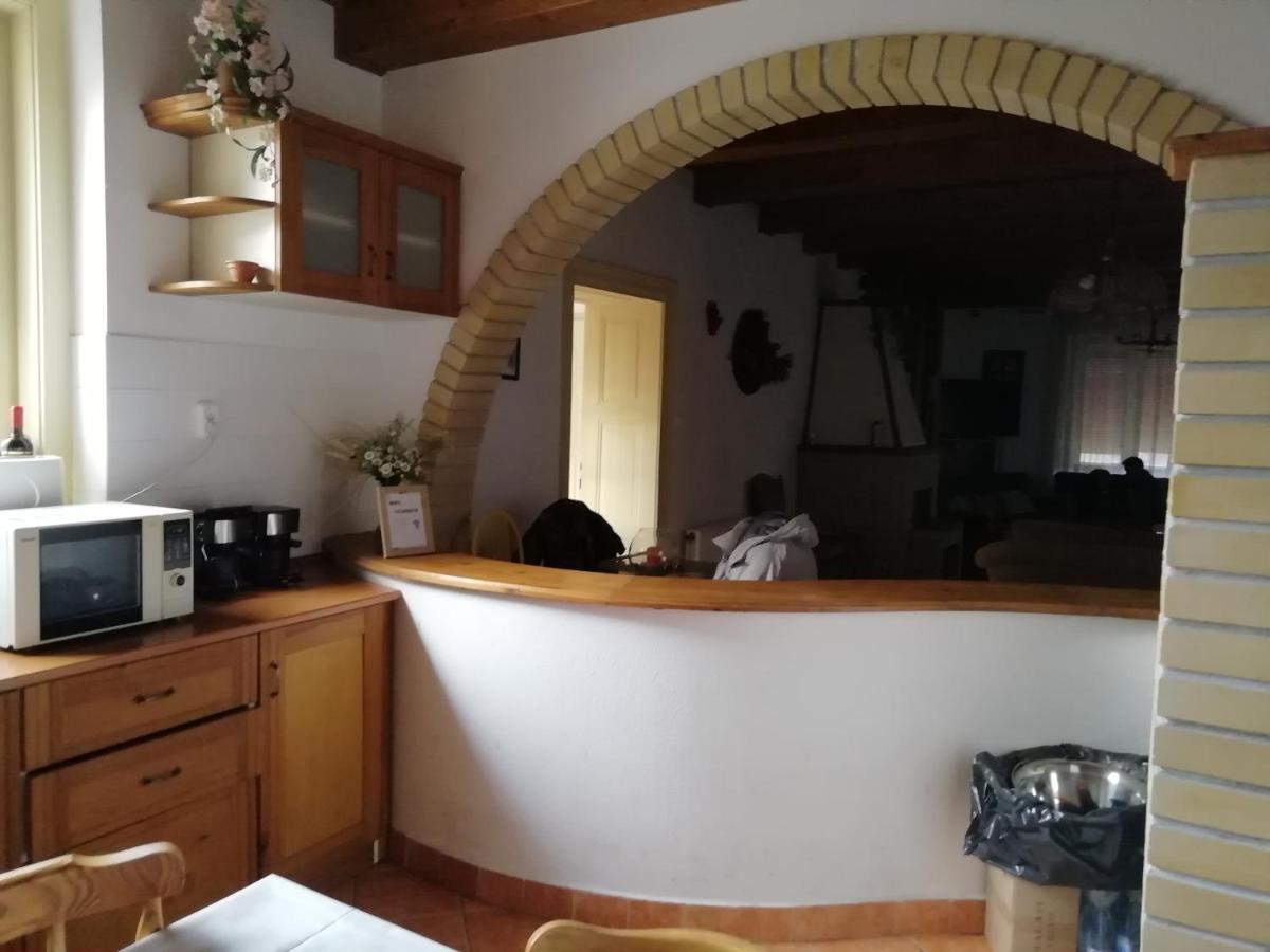 Casa Napsugar Panzio Bed & Breakfast Apostag Exterior foto