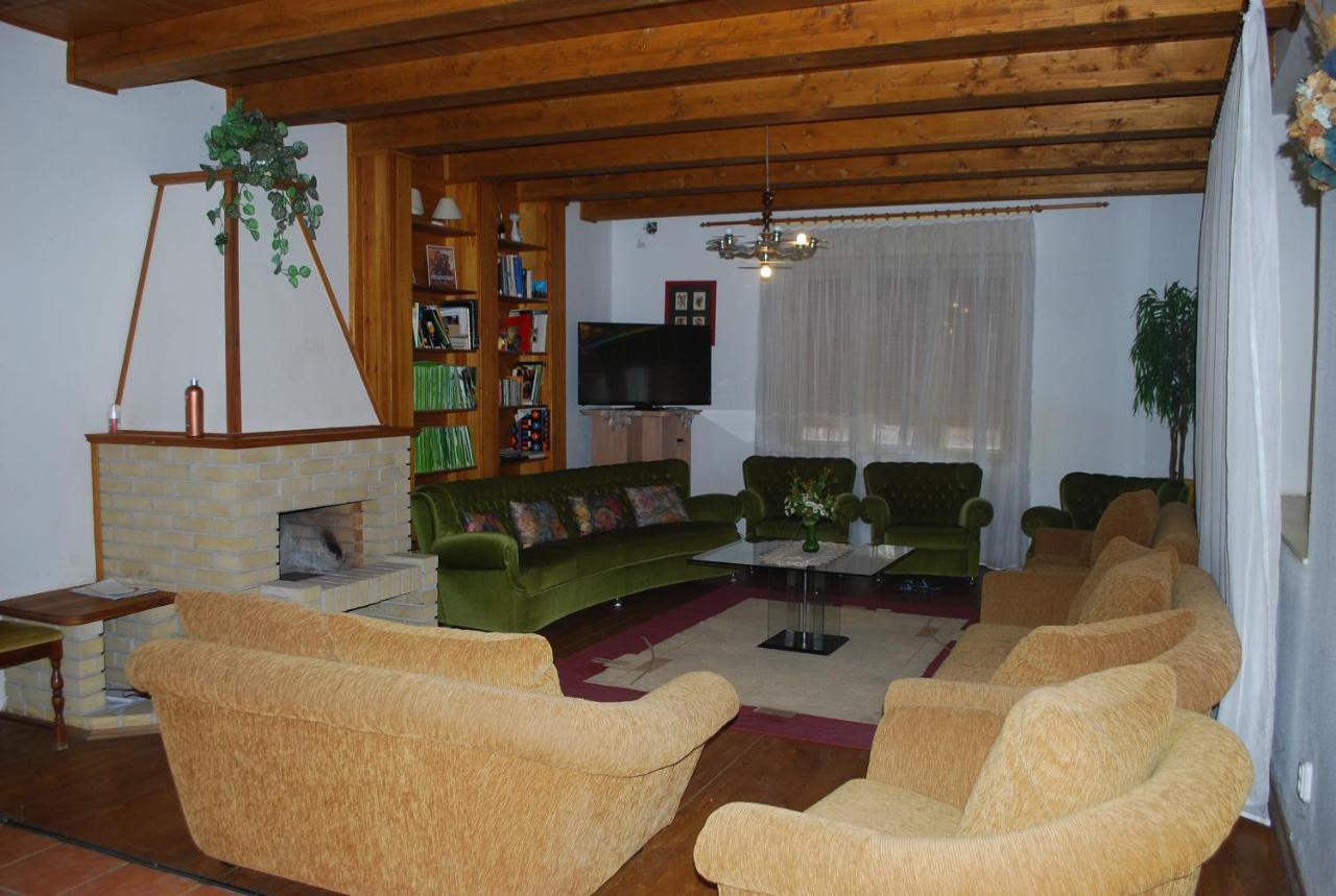 Casa Napsugar Panzio Bed & Breakfast Apostag Exterior foto