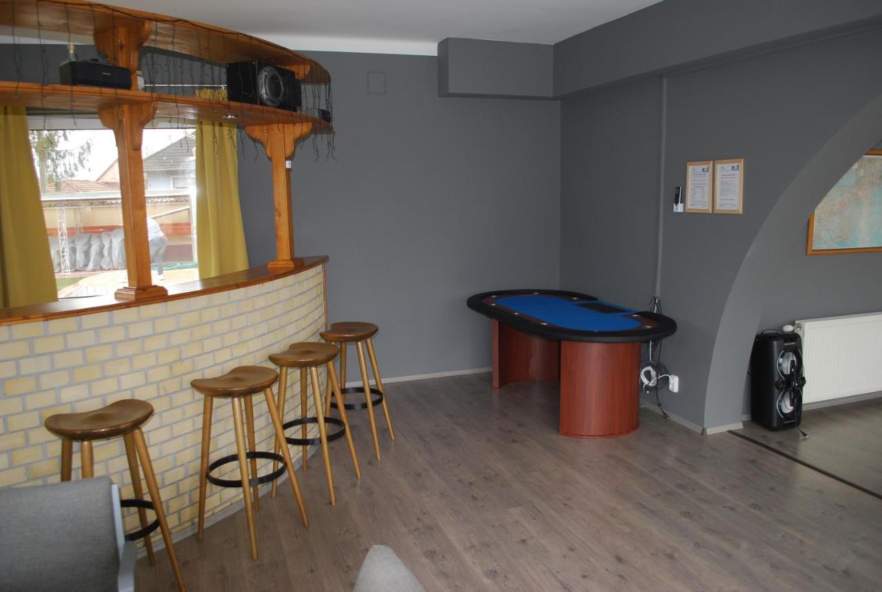 Casa Napsugar Panzio Bed & Breakfast Apostag Exterior foto