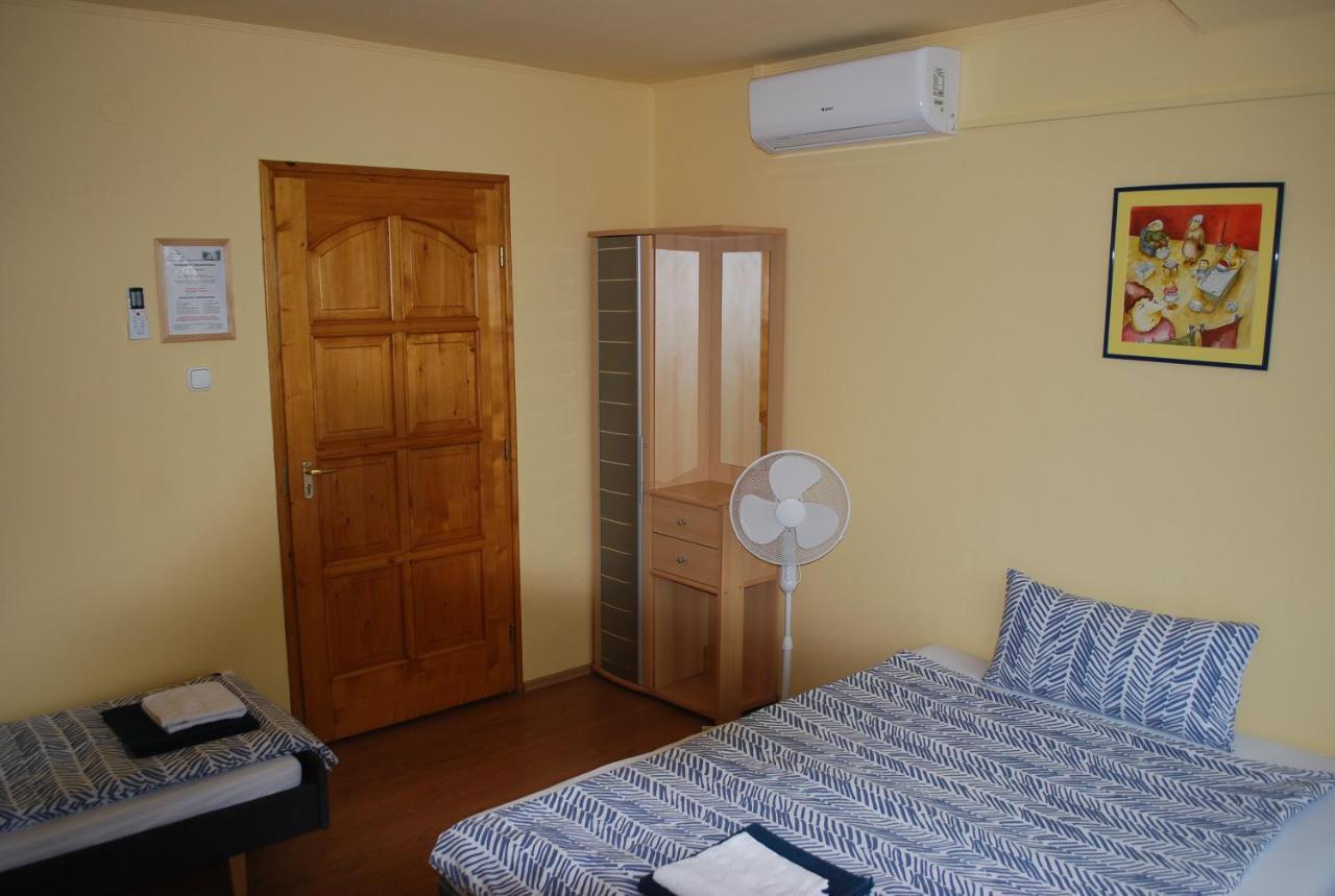 Casa Napsugar Panzio Bed & Breakfast Apostag Exterior foto