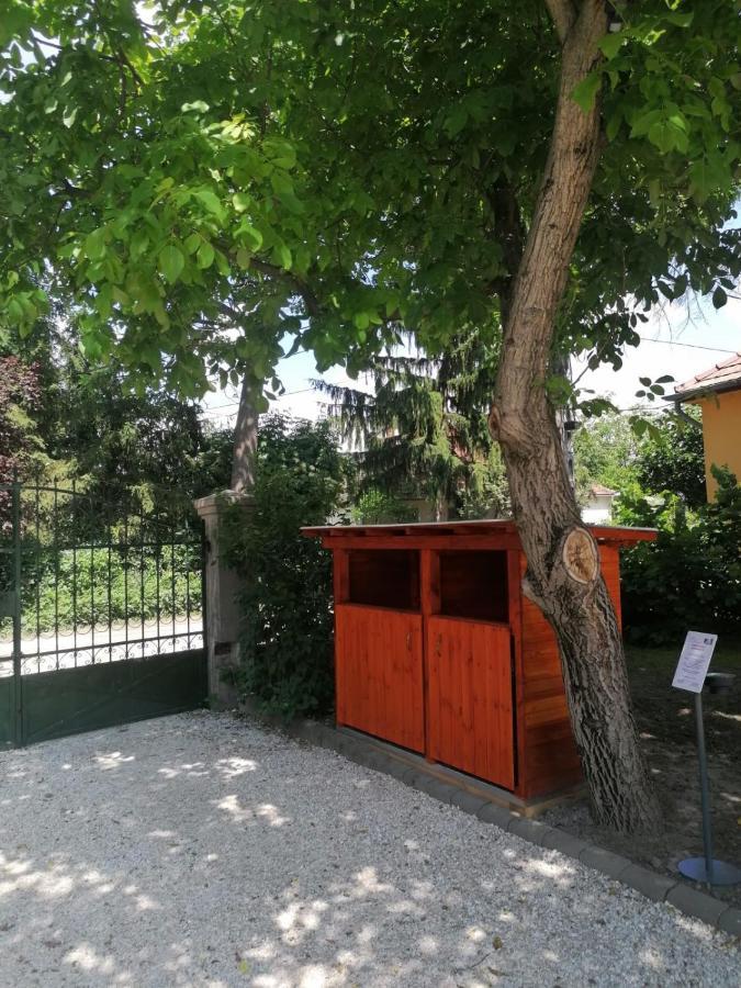 Casa Napsugar Panzio Bed & Breakfast Apostag Exterior foto