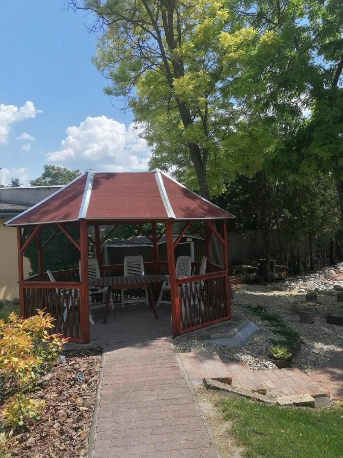 Casa Napsugar Panzio Bed & Breakfast Apostag Exterior foto