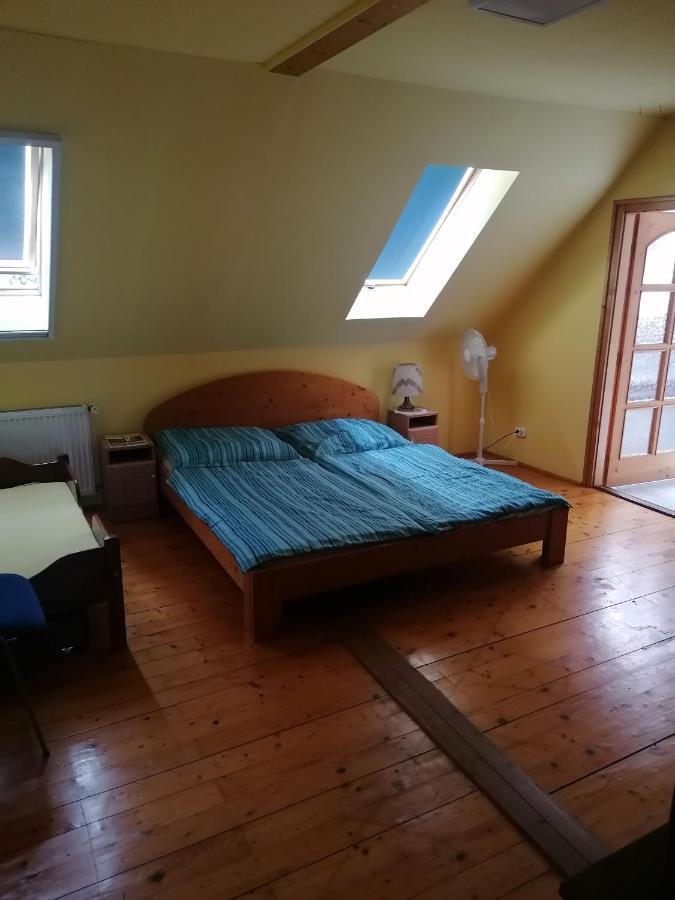 Casa Napsugar Panzio Bed & Breakfast Apostag Exterior foto